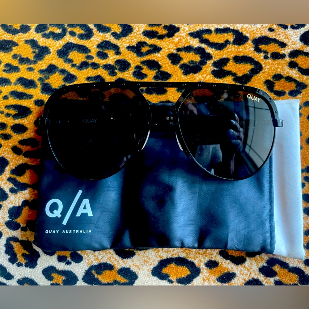 Quay Australia, black aviator unisex sunglasses